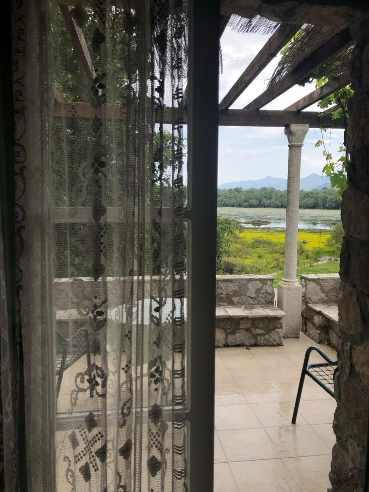 Lake House Puro Dodosi Exterior photo