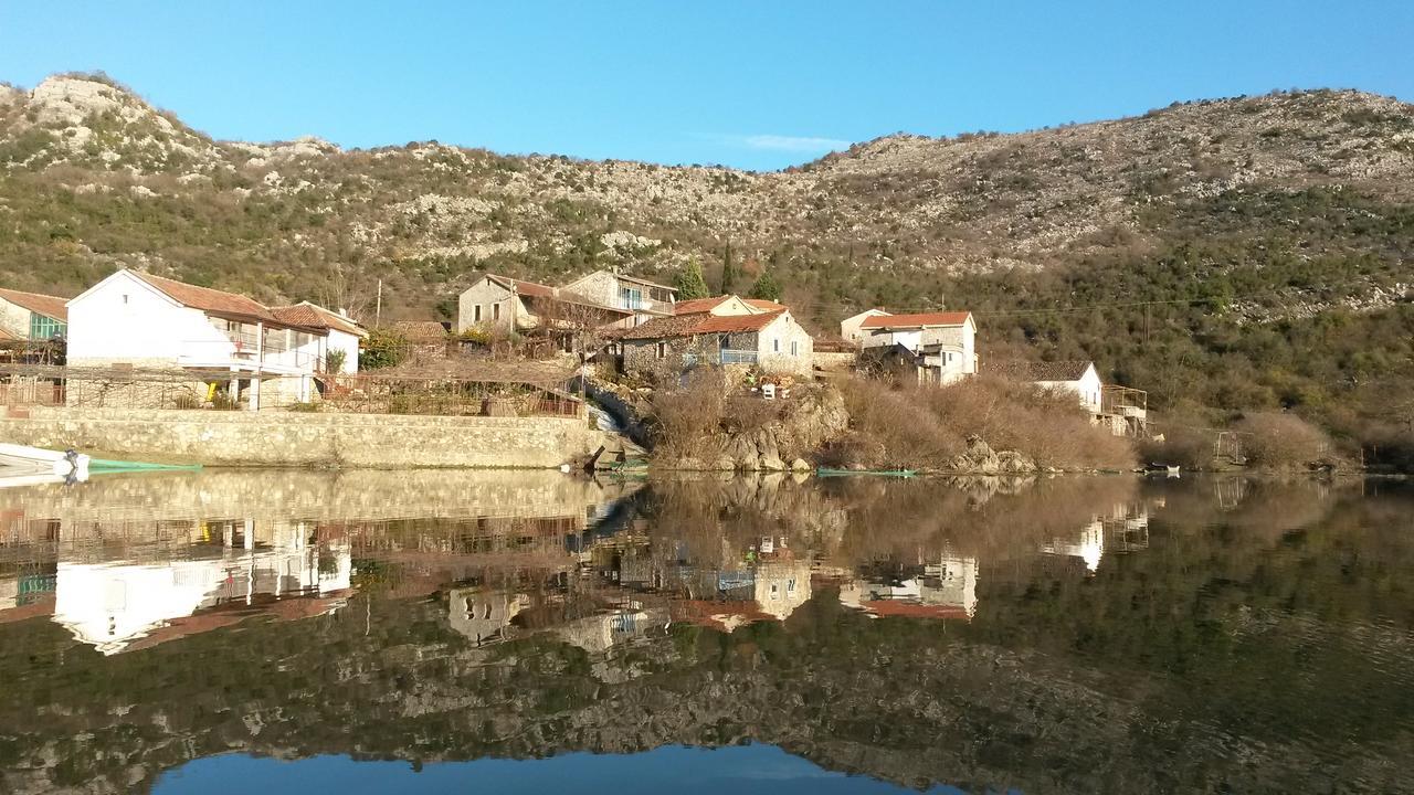 Lake House Puro Dodosi Exterior photo