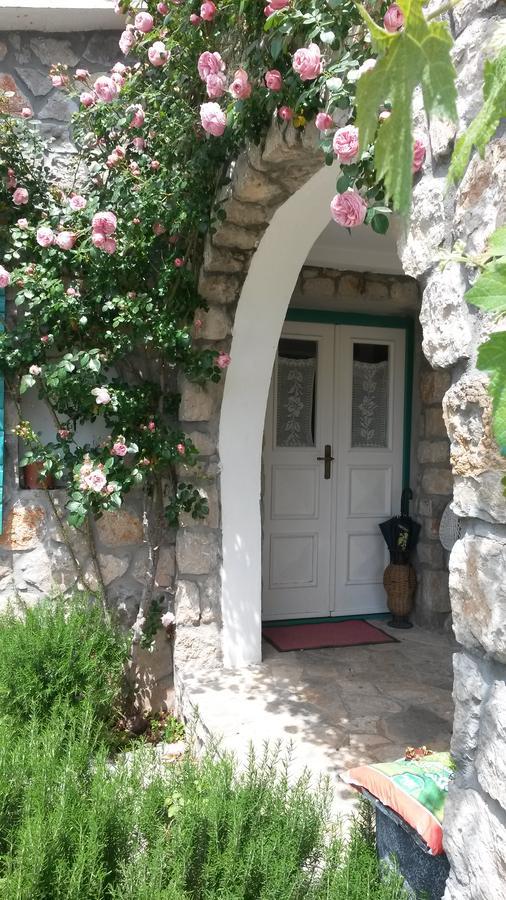 Lake House Puro Dodosi Exterior photo