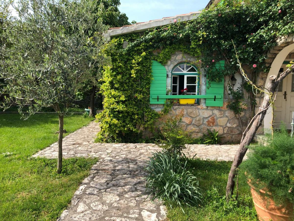 Lake House Puro Dodosi Exterior photo